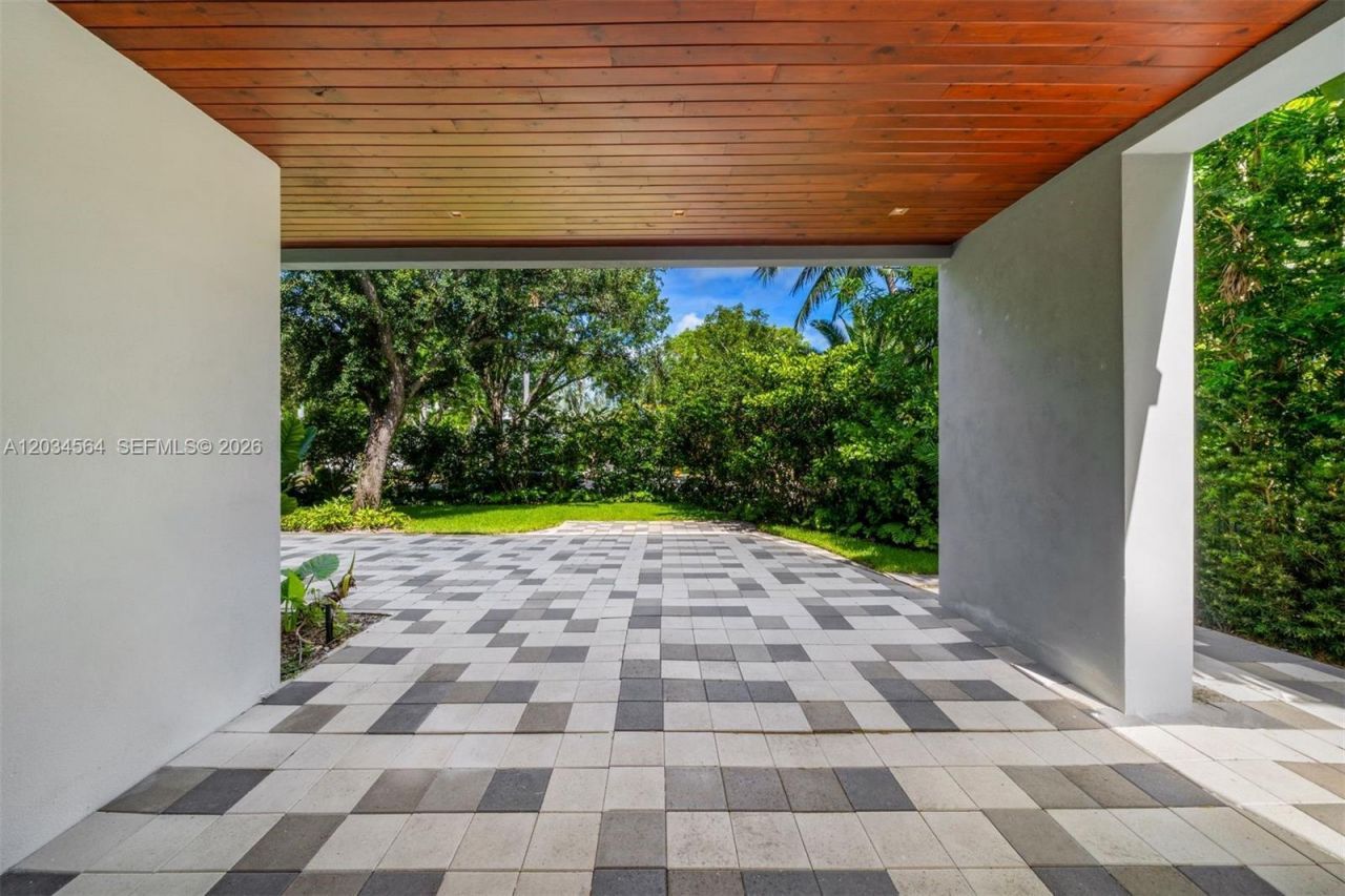 425 Harbor Dr , Key Biscayne, FL 33149 Photo