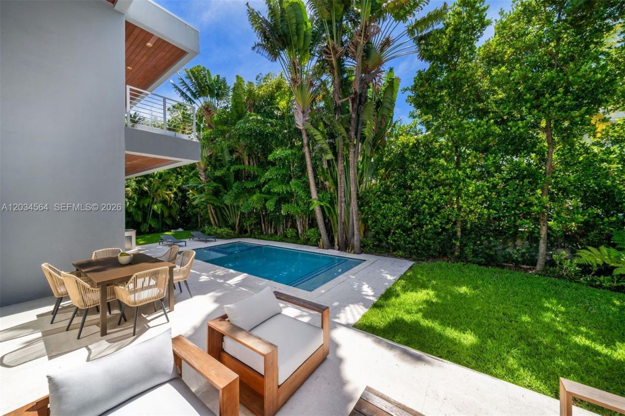 425 Harbor Dr , Key Biscayne, FL 33149 Photo