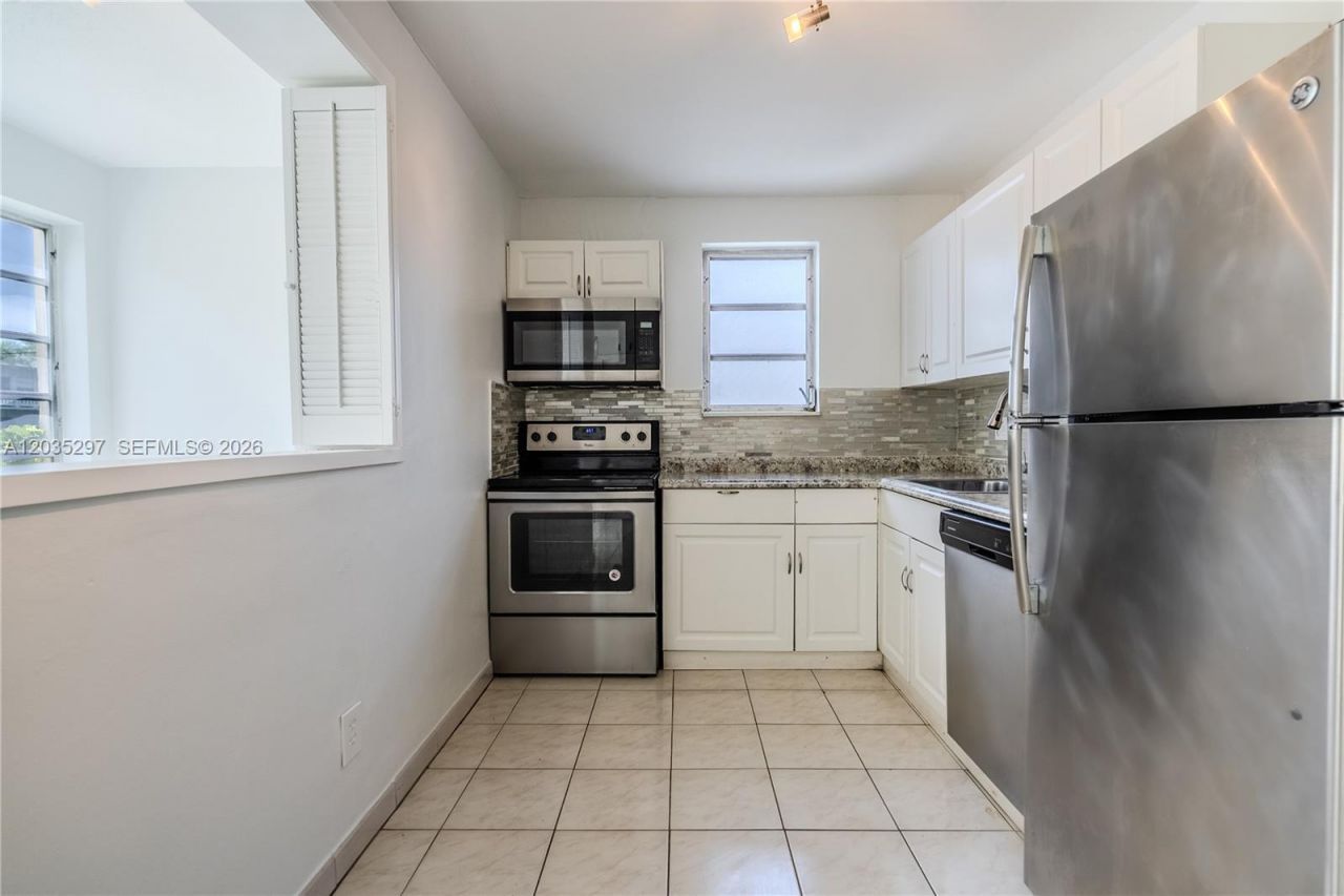421 NE 1st St , Unit 101, Hallandale Beach, FL 33009 Photo