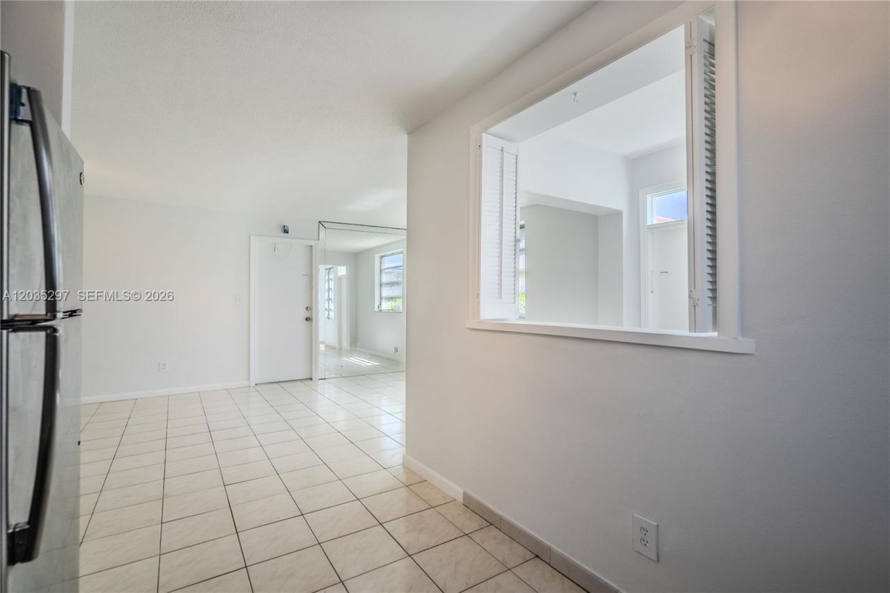 421 NE 1st St , Unit 101, Hallandale Beach, FL 33009 Photo
