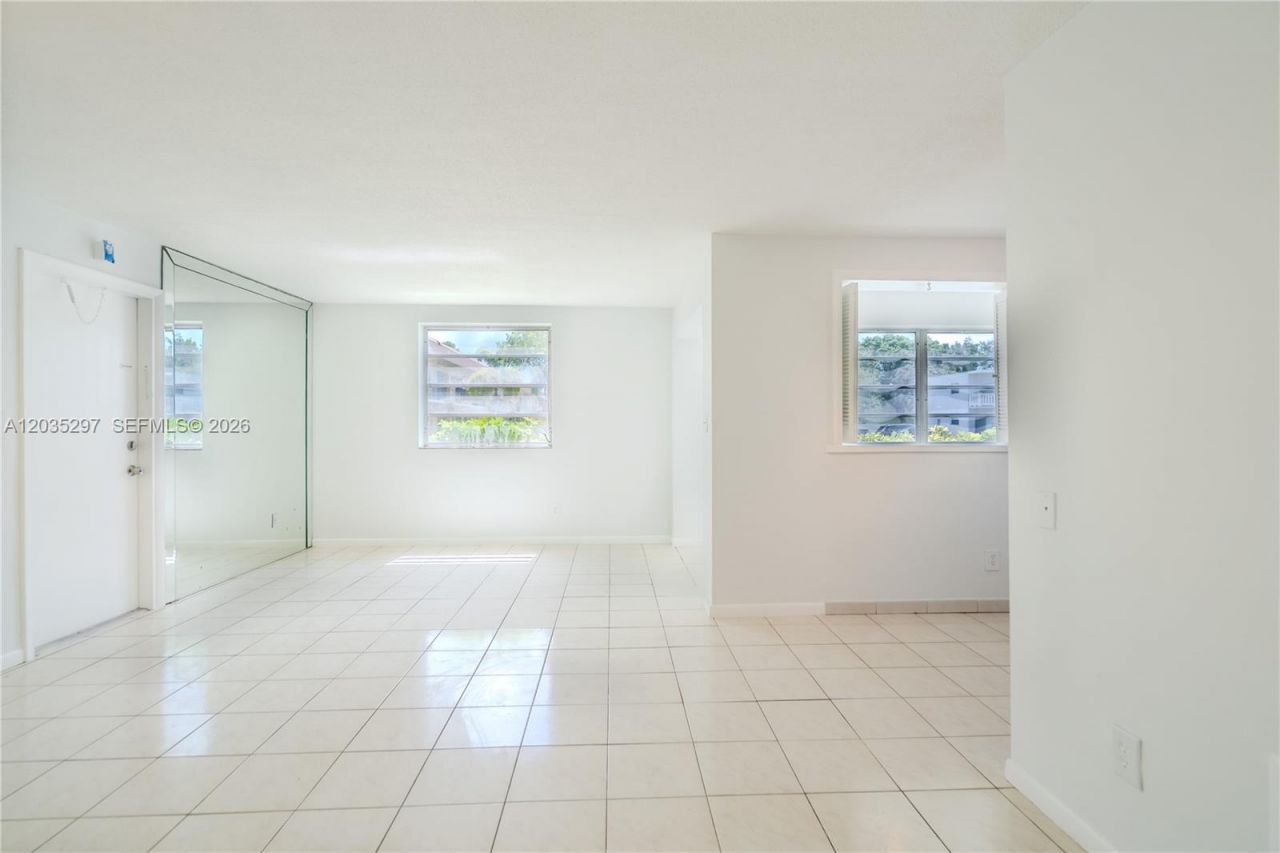 421 NE 1st St , Unit 101, Hallandale Beach, FL 33009 Photo