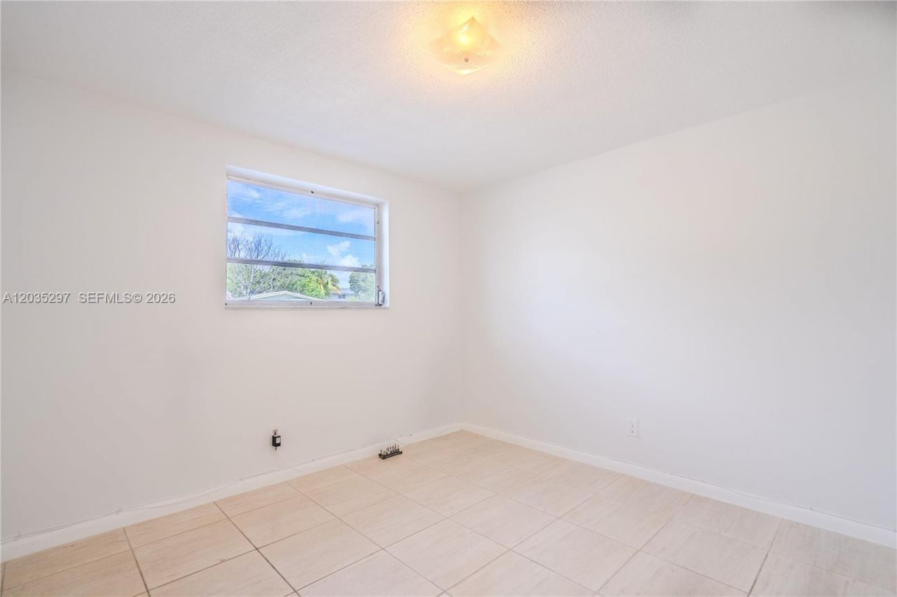 421 NE 1st St , Unit 101, Hallandale Beach, FL 33009 Photo