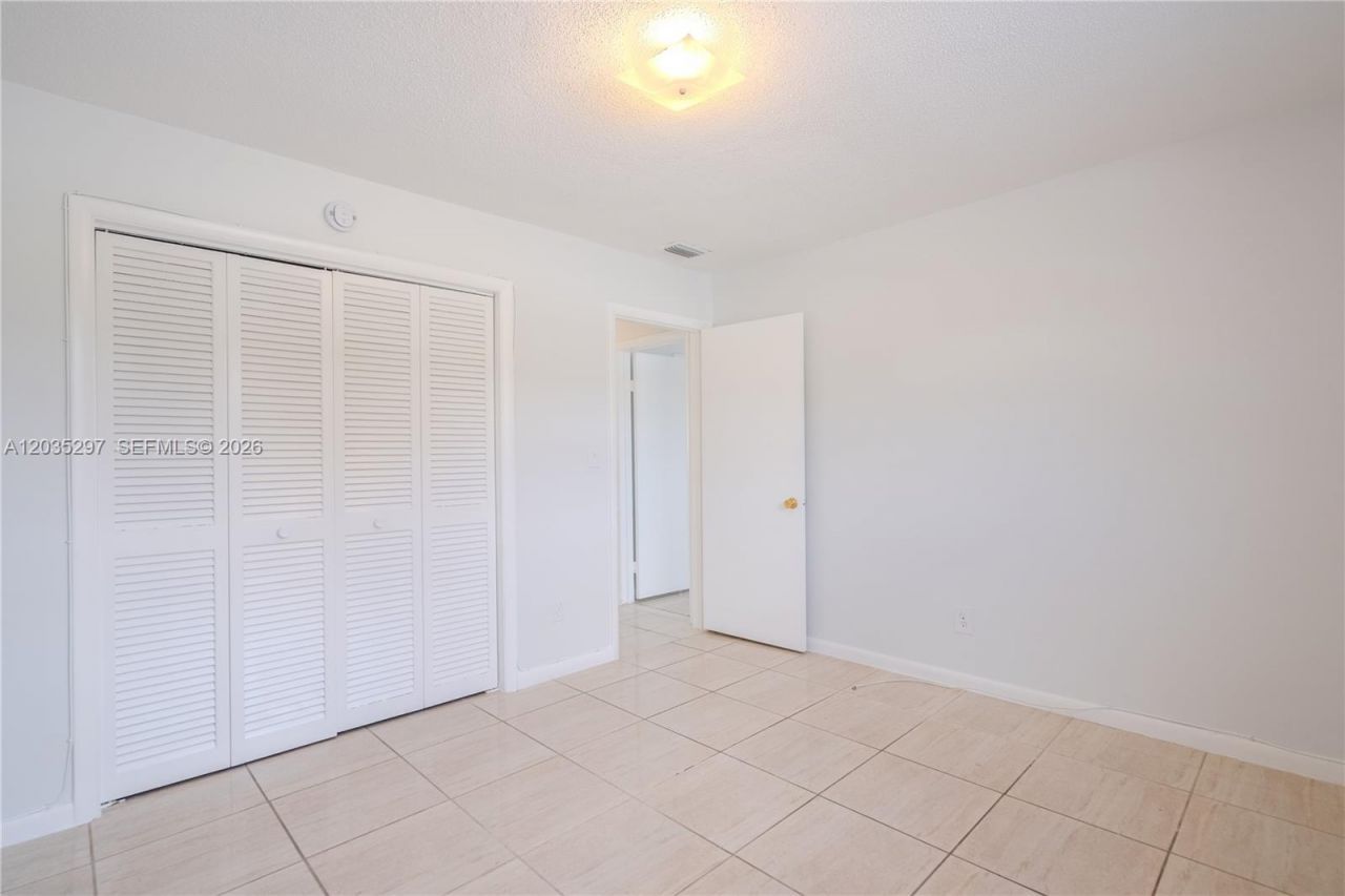 421 NE 1st St , Unit 101, Hallandale Beach, FL 33009 Photo