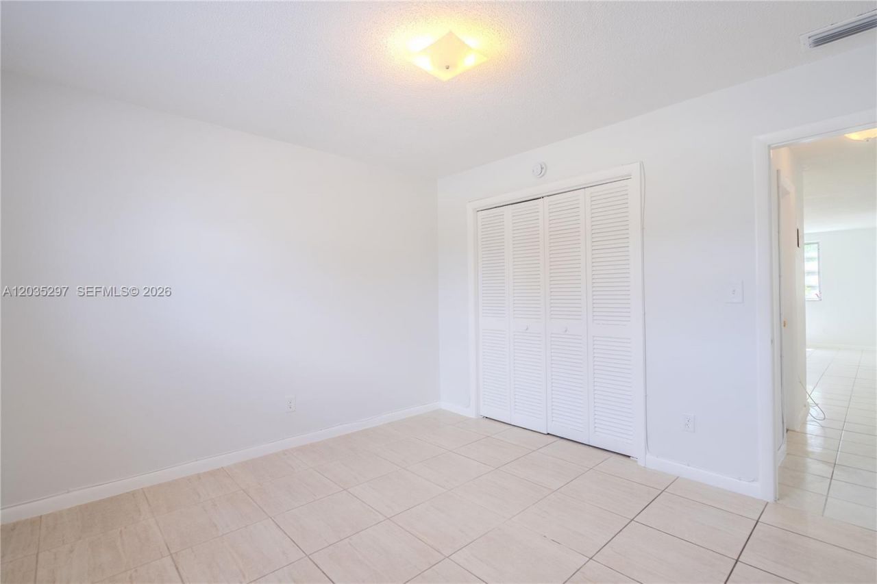421 NE 1st St , Unit 101, Hallandale Beach, FL 33009 Photo