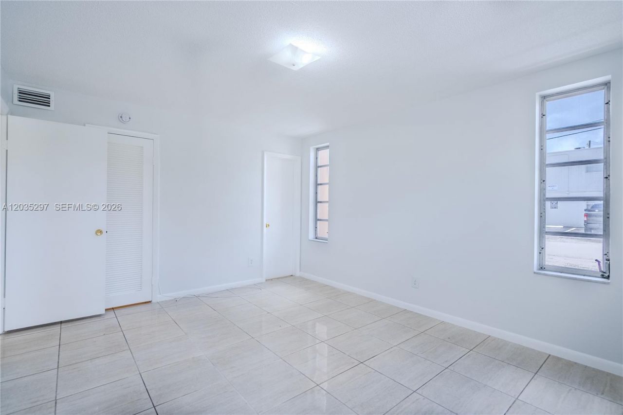 421 NE 1st St , Unit 101, Hallandale Beach, FL 33009 Photo