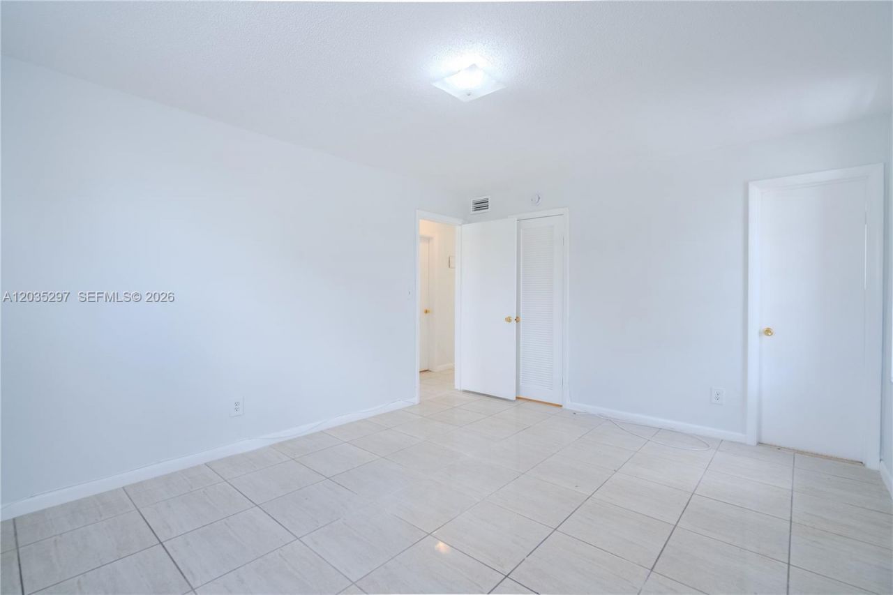 421 NE 1st St , Unit 101, Hallandale Beach, FL 33009 Photo