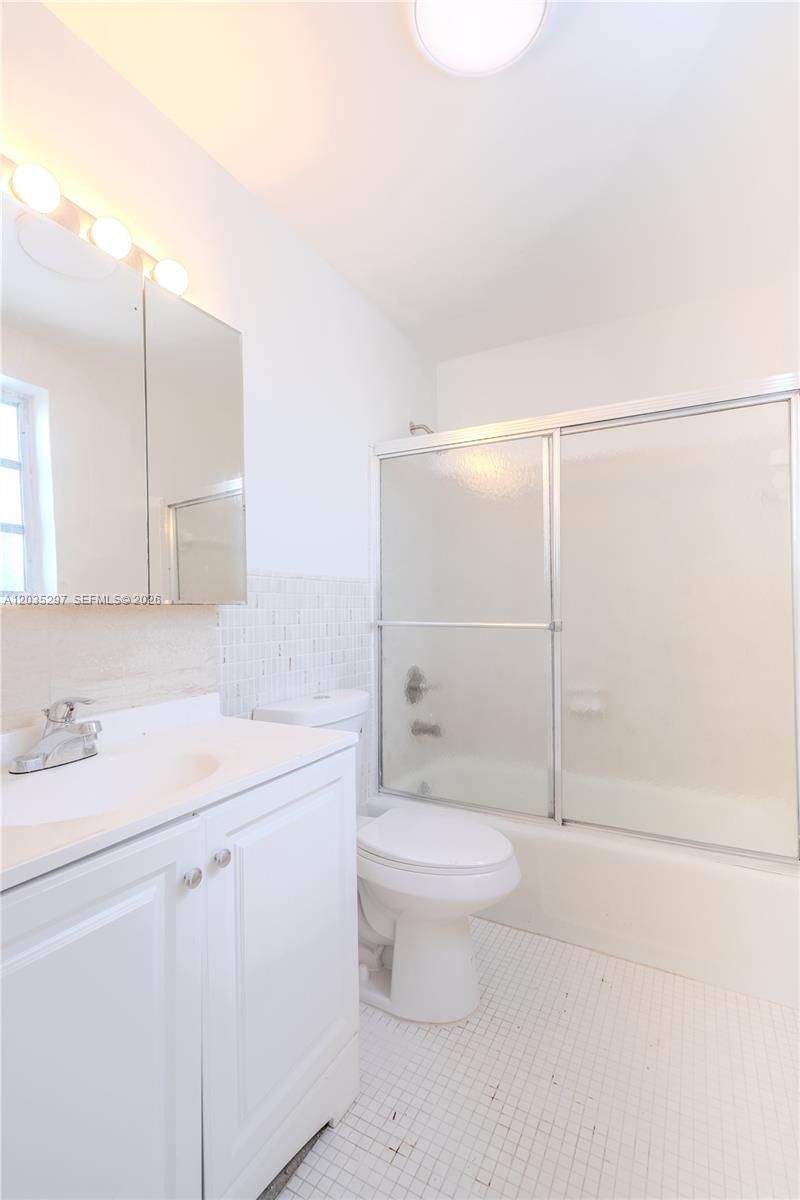 421 NE 1st St , Unit 101, Hallandale Beach, FL 33009 Photo