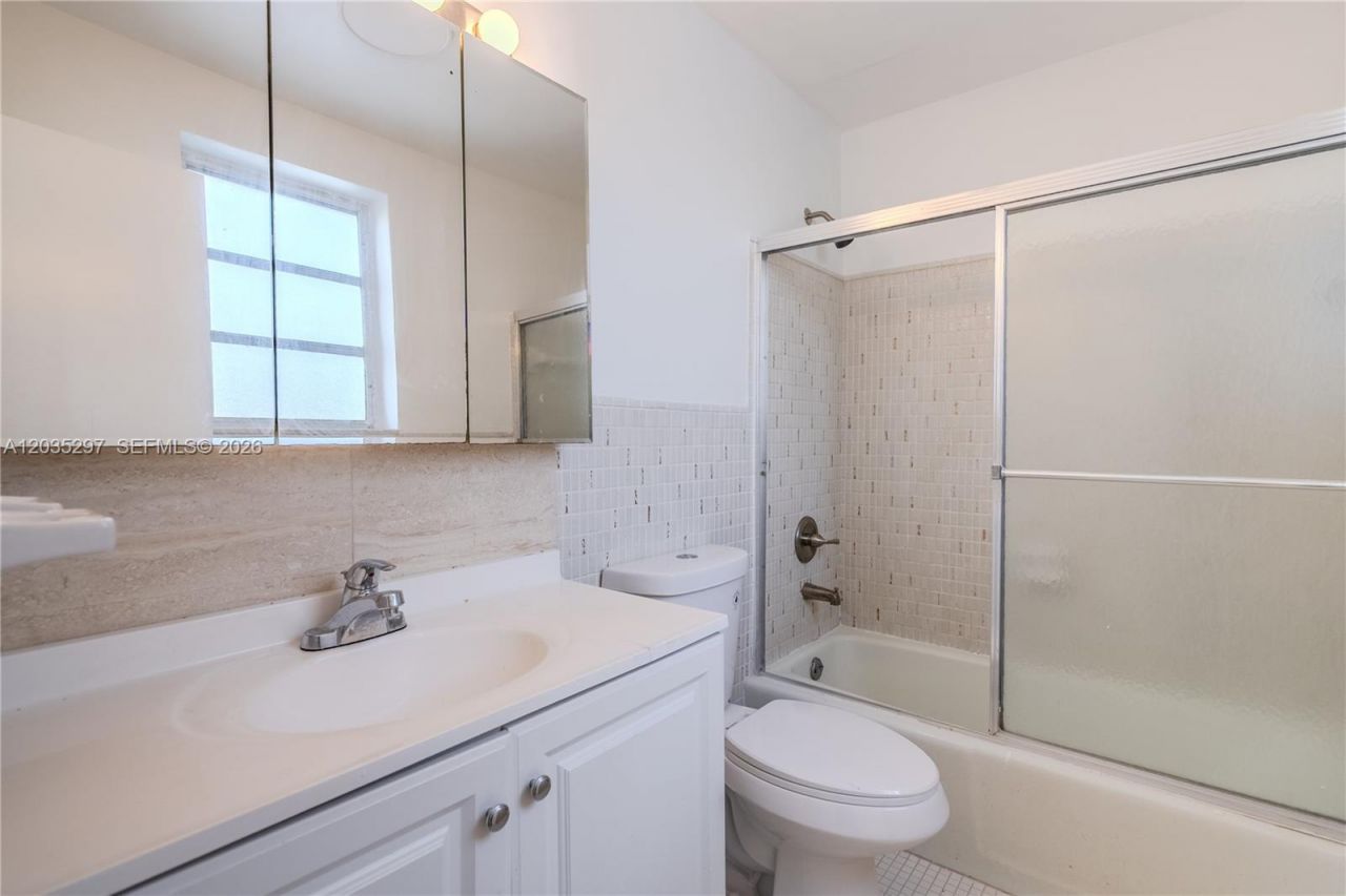 421 NE 1st St , Unit 101, Hallandale Beach, FL 33009 Photo