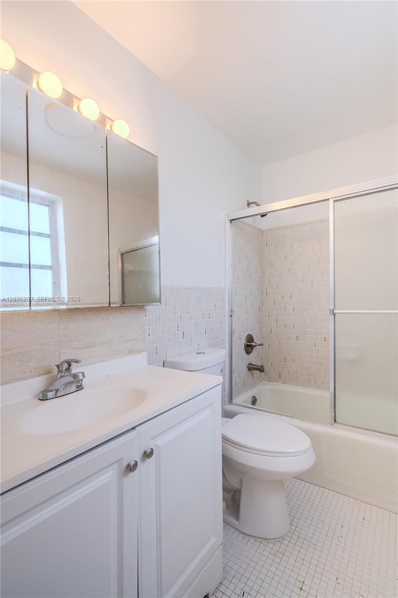 421 NE 1st St , Unit 101, Hallandale Beach, FL 33009 Photo