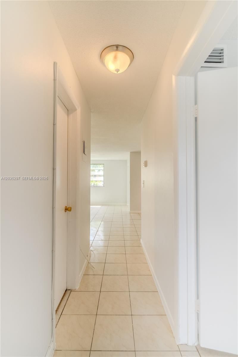 421 NE 1st St , Unit 101, Hallandale Beach, FL 33009 Photo