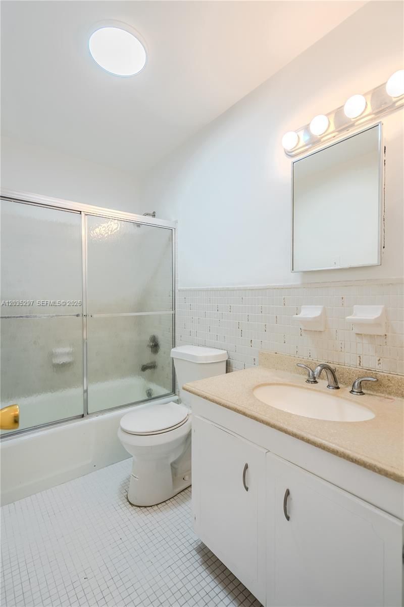 421 NE 1st St , Unit 101, Hallandale Beach, FL 33009 Photo