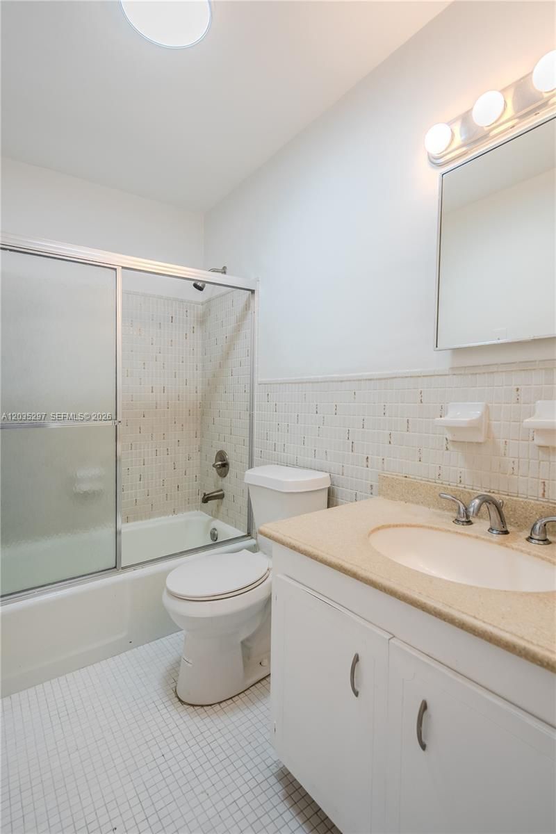 421 NE 1st St , Unit 101, Hallandale Beach, FL 33009 Photo