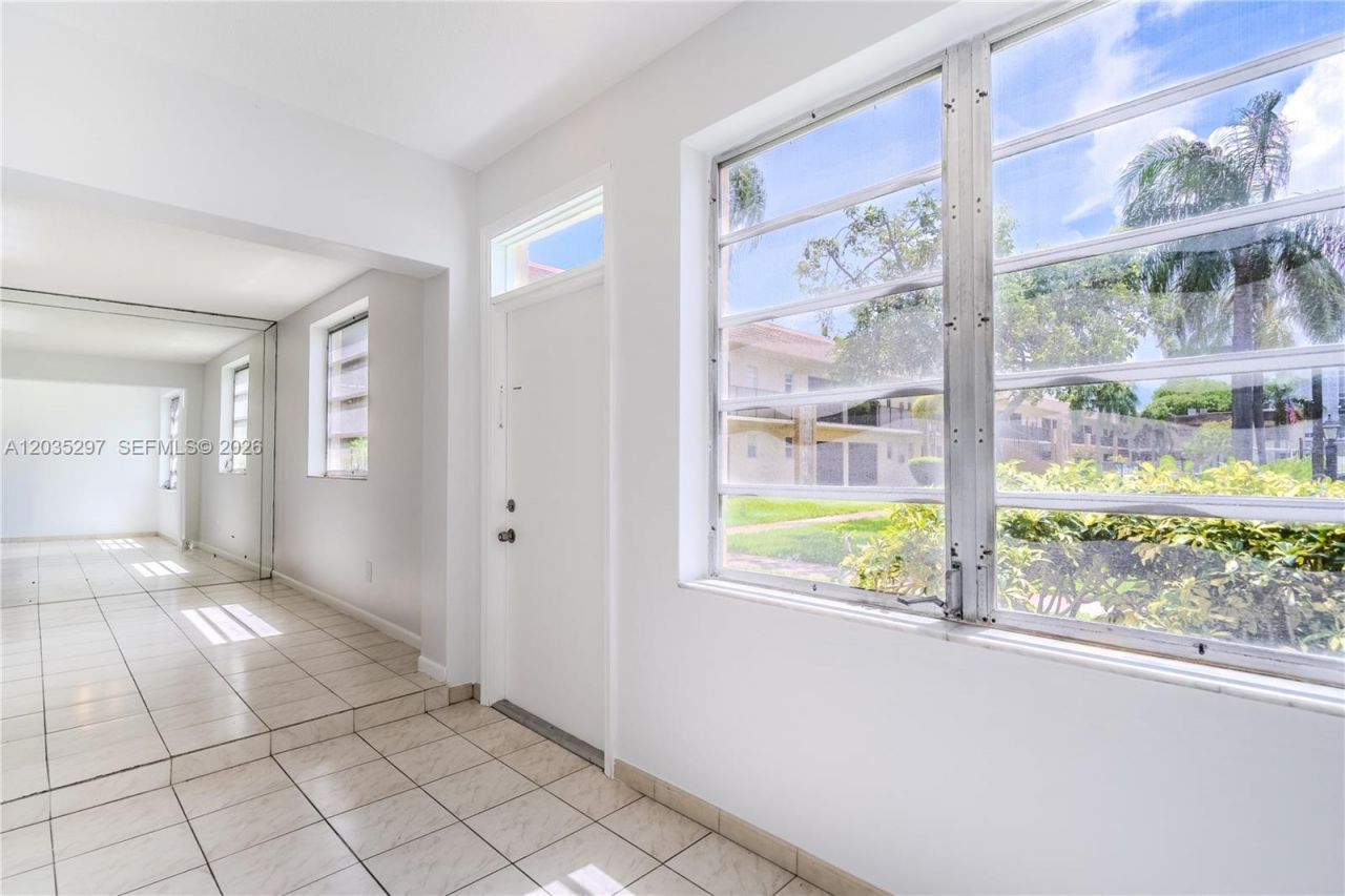 421 NE 1st St , Unit 101, Hallandale Beach, FL 33009 Photo