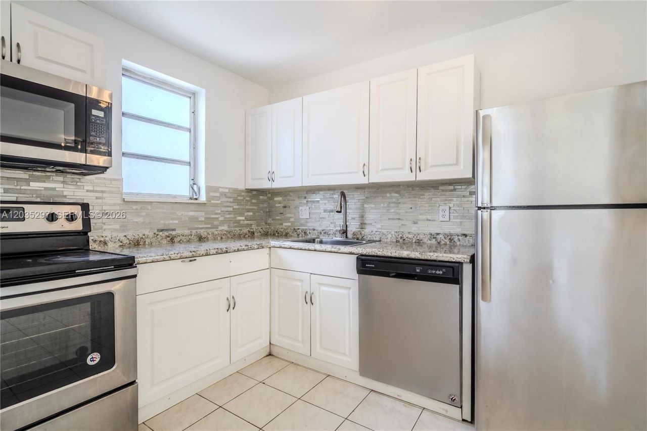421 NE 1st St , Unit 101, Hallandale Beach, FL 33009 Photo