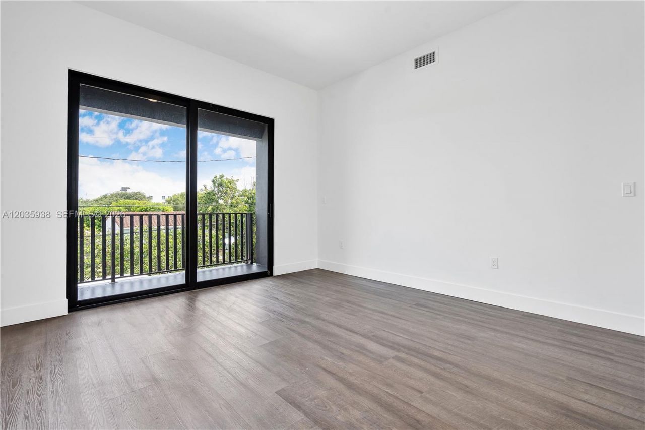 440 E 16th St, Unit 436, Hialeah, FL 33010 Photo