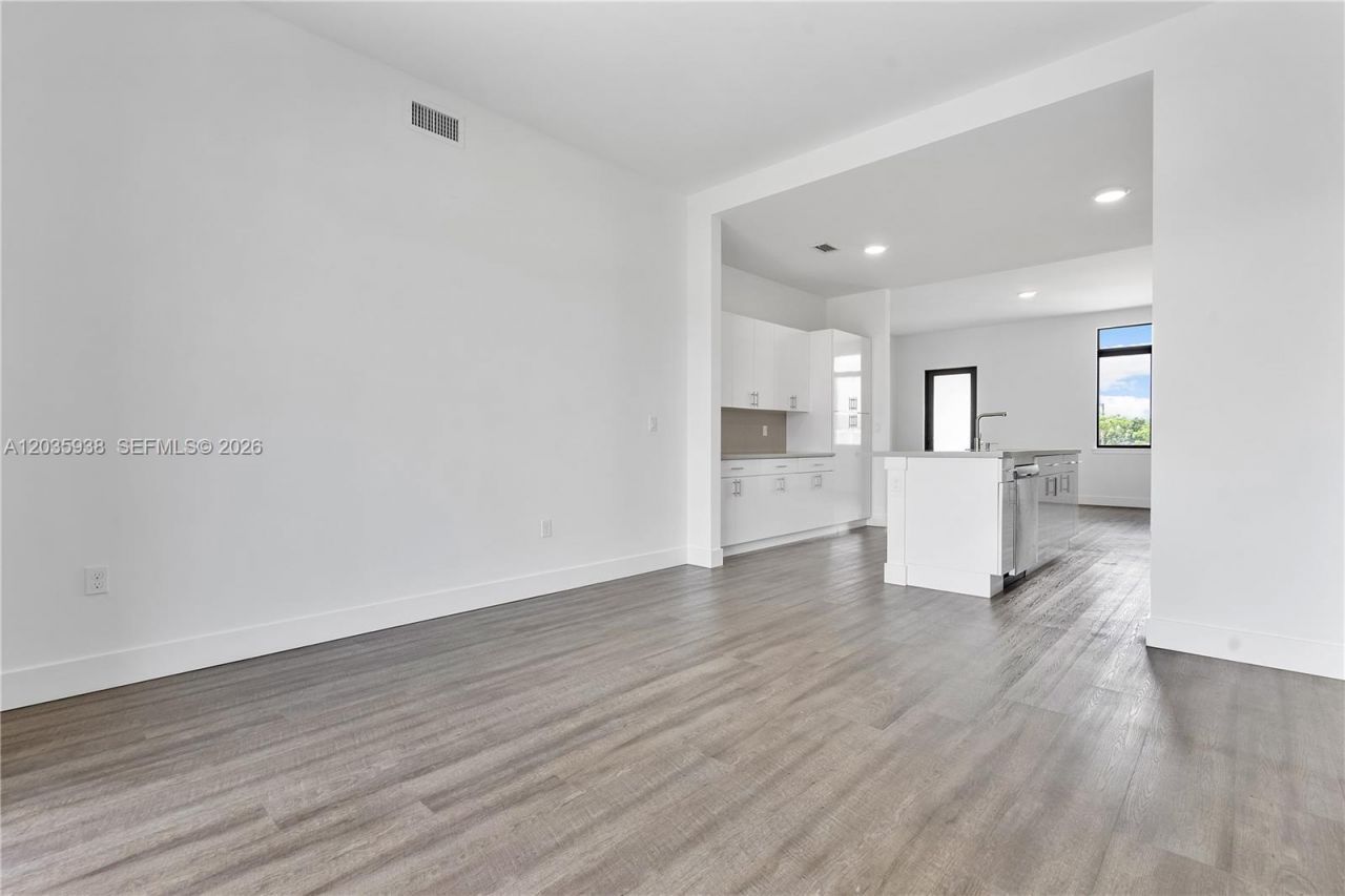 440 E 16th St, Unit 436, Hialeah, FL 33010 Photo