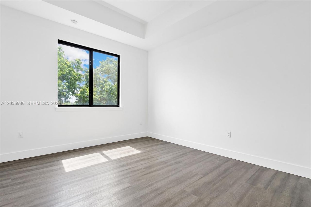 440 E 16th St, Unit 436, Hialeah, FL 33010 Photo