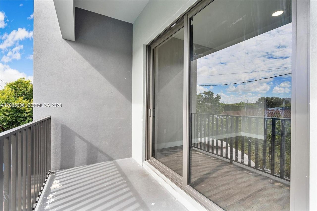 440 E 16th St, Unit 436, Hialeah, FL 33010 Photo