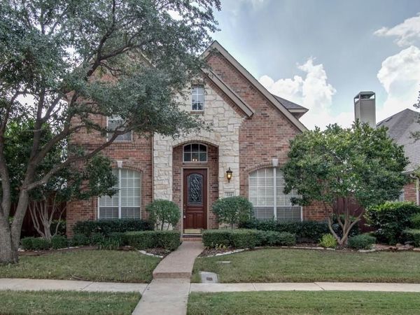 224 Heatherwood Drive, Irving, TX 75063