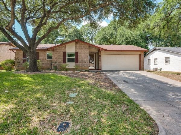 801 Brownstone Street, Euless, TX 76039