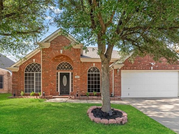 9925 Crawford Farms Drive, Fort Worth, TX 76244