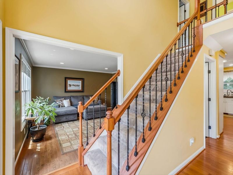 6946 Roundwood Court, Dublin, OH 43016 Photo 3