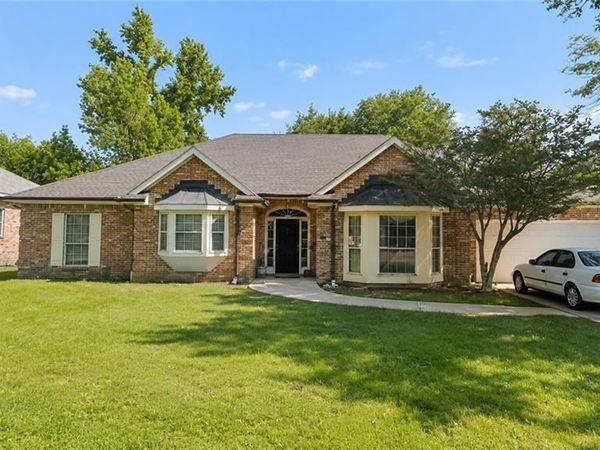 4 CRISTAL Court , Mandeville, LA 70448