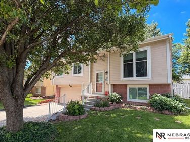 5318 S 190th Terrace, Omaha, NE 68135