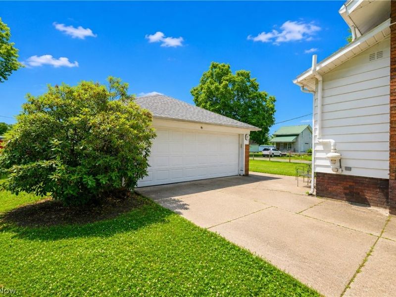 139 East Avenue NE, Tuscarawas, OH 44682 Photo 5