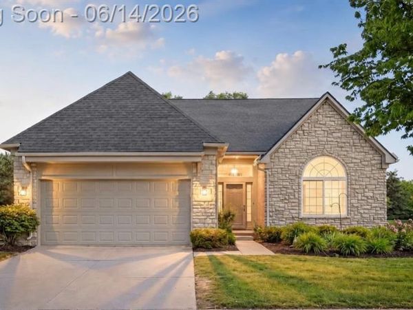 47920 Vistas Circle Drive N, CANTON, MI 48188