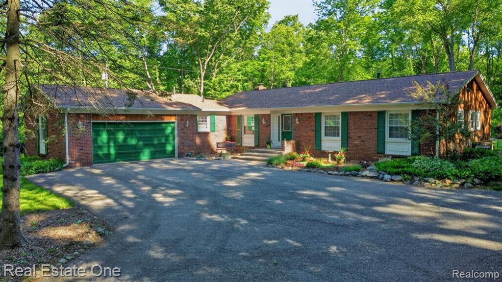 5466 Grange Hall Road, Groveland Township, MI 48442 Main Photo