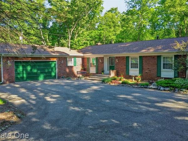 5466 Grange Hall Road, Groveland Twp, MI 48442