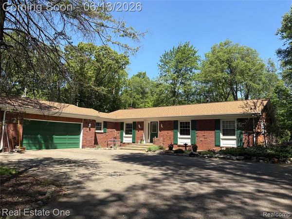 5466 Grange Hall Road, Groveland Twp, MI 48442