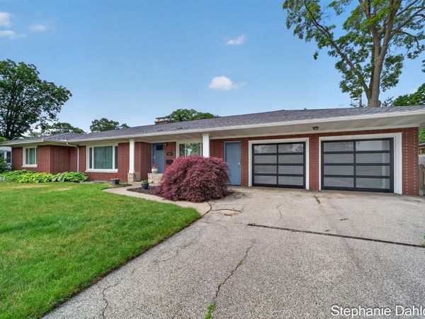 621 E Sunset Drive, North Muskegon, MI 49445