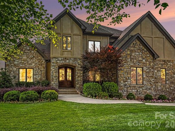 8000 Skye Lochs Drive, Waxhaw, NC 28173