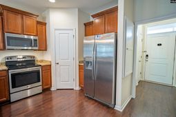 376 Eastfair Drive  photo 4
