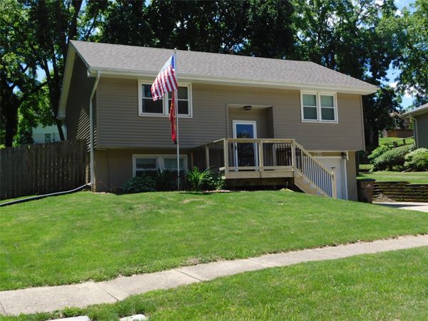 735 Terrace Drive , Carlisle, IA 50047