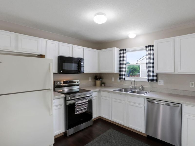 405 Ruffin Drive, Galloway, OH 43119 Photo 12