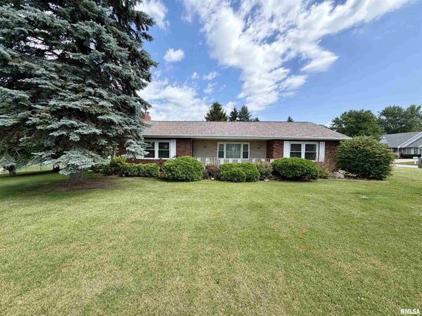 1797 S Lake Storey Road, Galesburg, IL 61401
