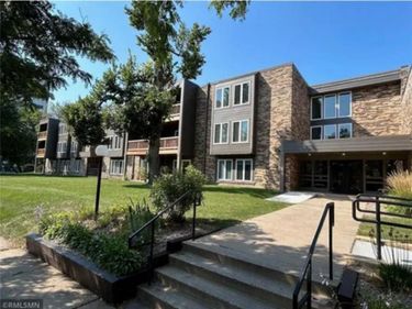 450 Ford Road, Unit 215, Saint Louis Park, MN 55426