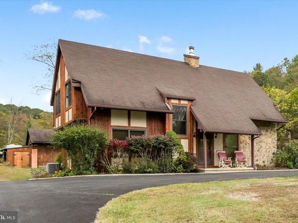 509 E SECOND MOUNTAIN ROAD, ORWIGSBURG, PA 17961