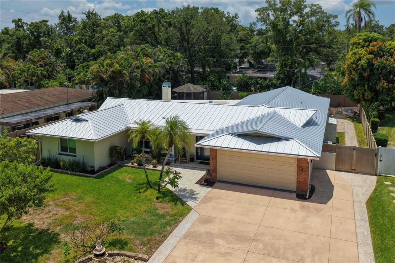 1883 Oakdale Lane N, Clearwater, FL 33764 Photo