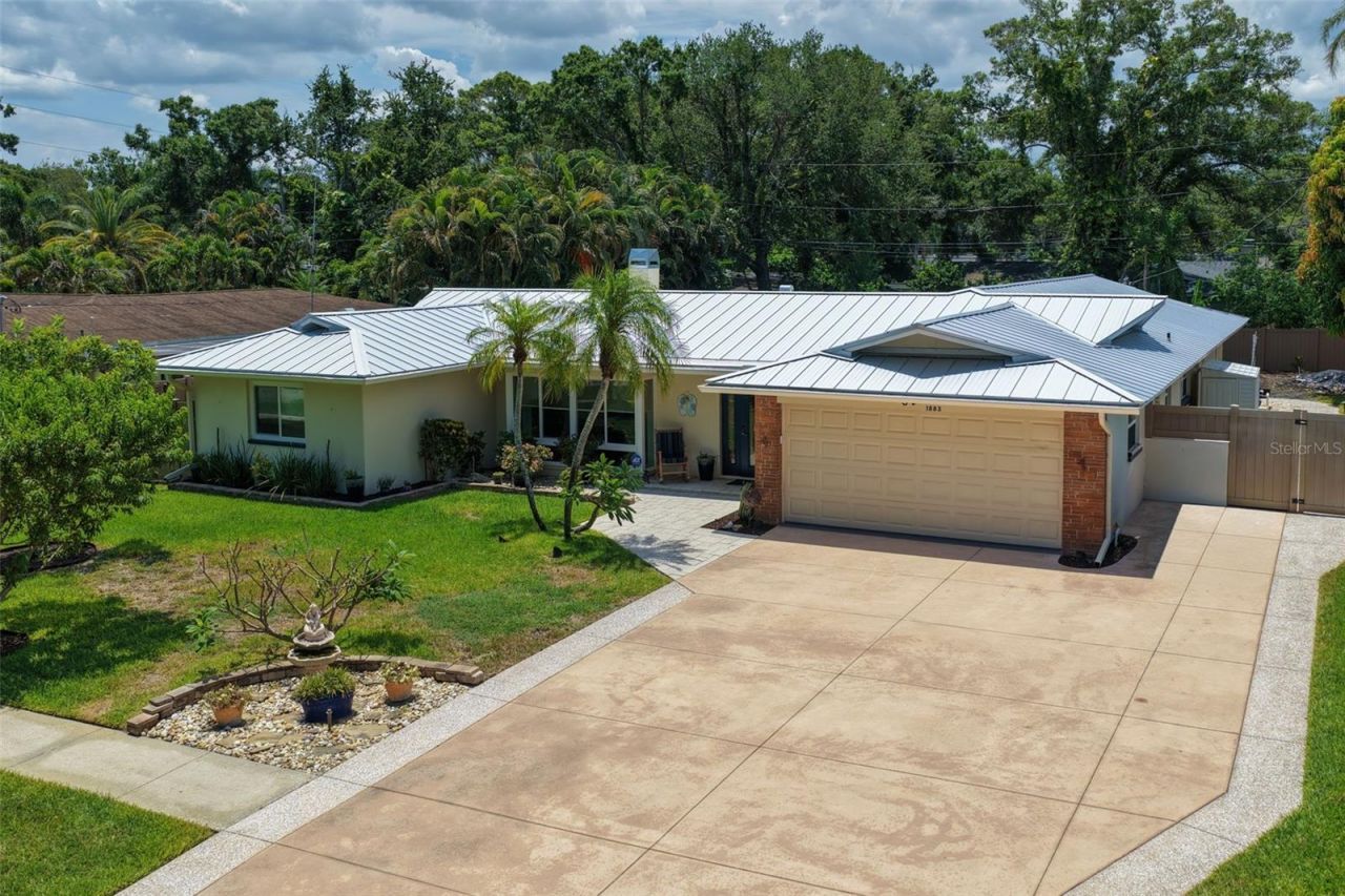 1883 Oakdale Lane N, Clearwater, FL 33764 Photo