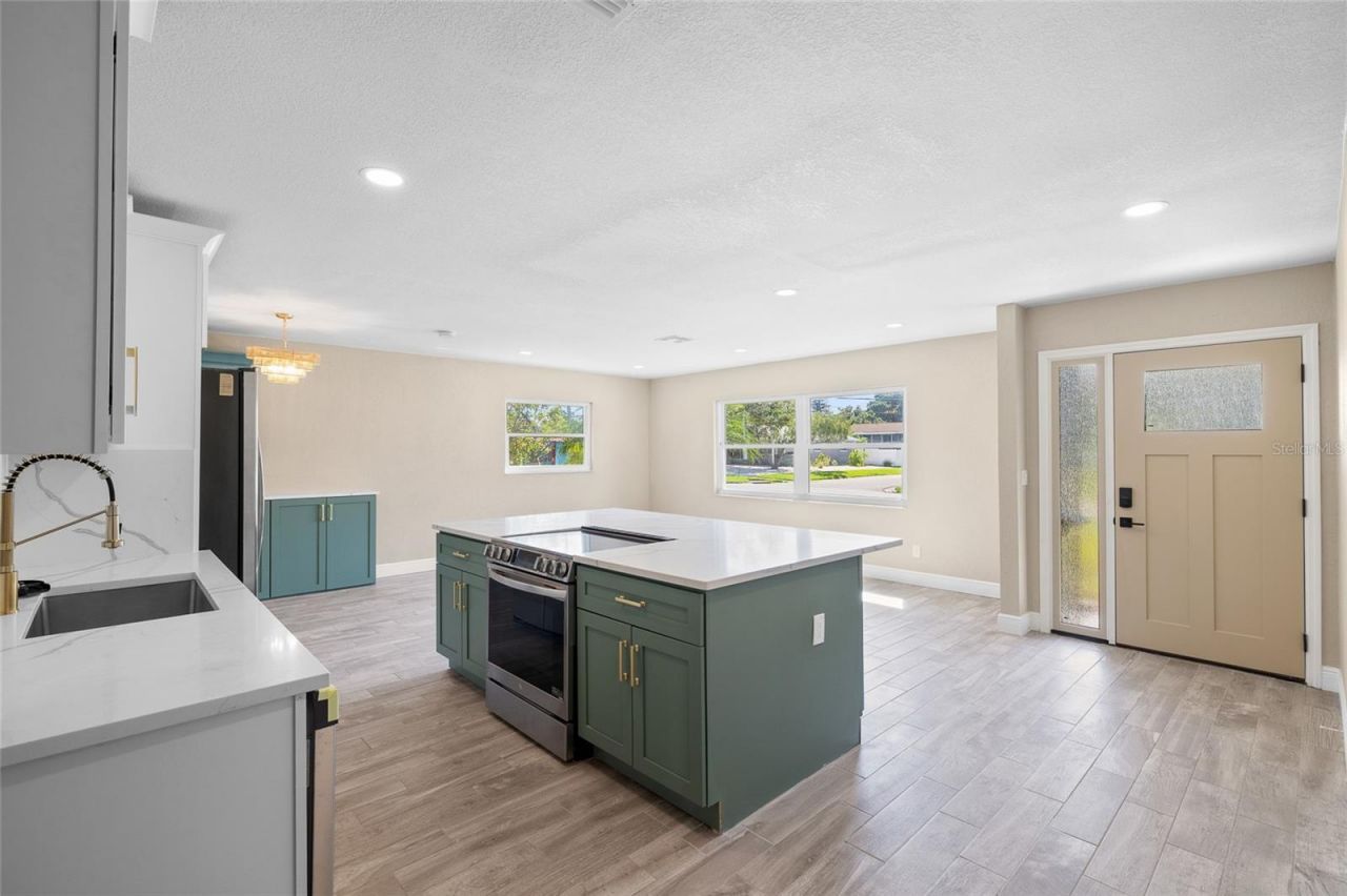 5901 Denver Street Ne, Saint Petersburg, FL 33703 Photo