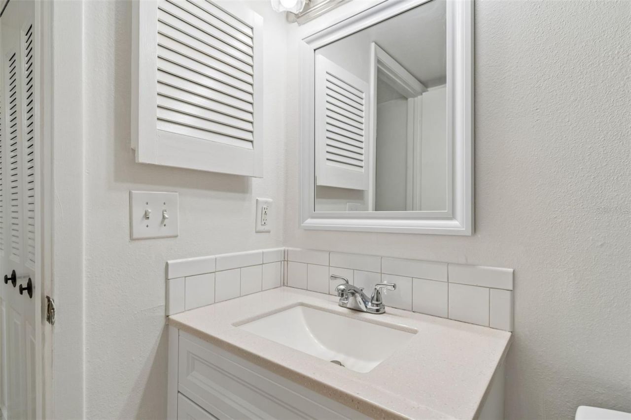 723 83rd Avenue N, Unit 104, Saint Petersburg, FL 33702 Photo