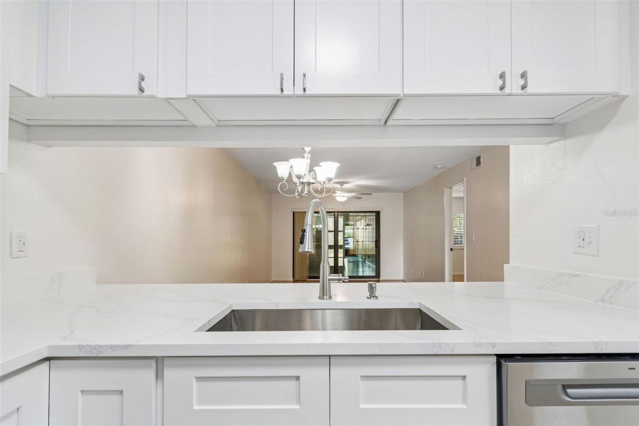 723 83rd Avenue N, Unit 104, Saint Petersburg, FL 33702 Photo