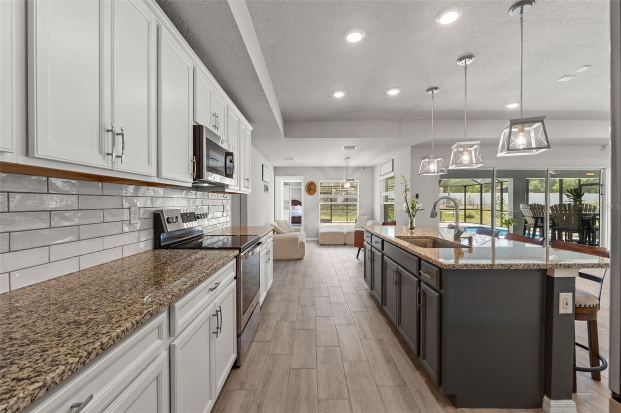 12182 Pioneer Avenue, Weeki Wachee, FL 34614 Photo