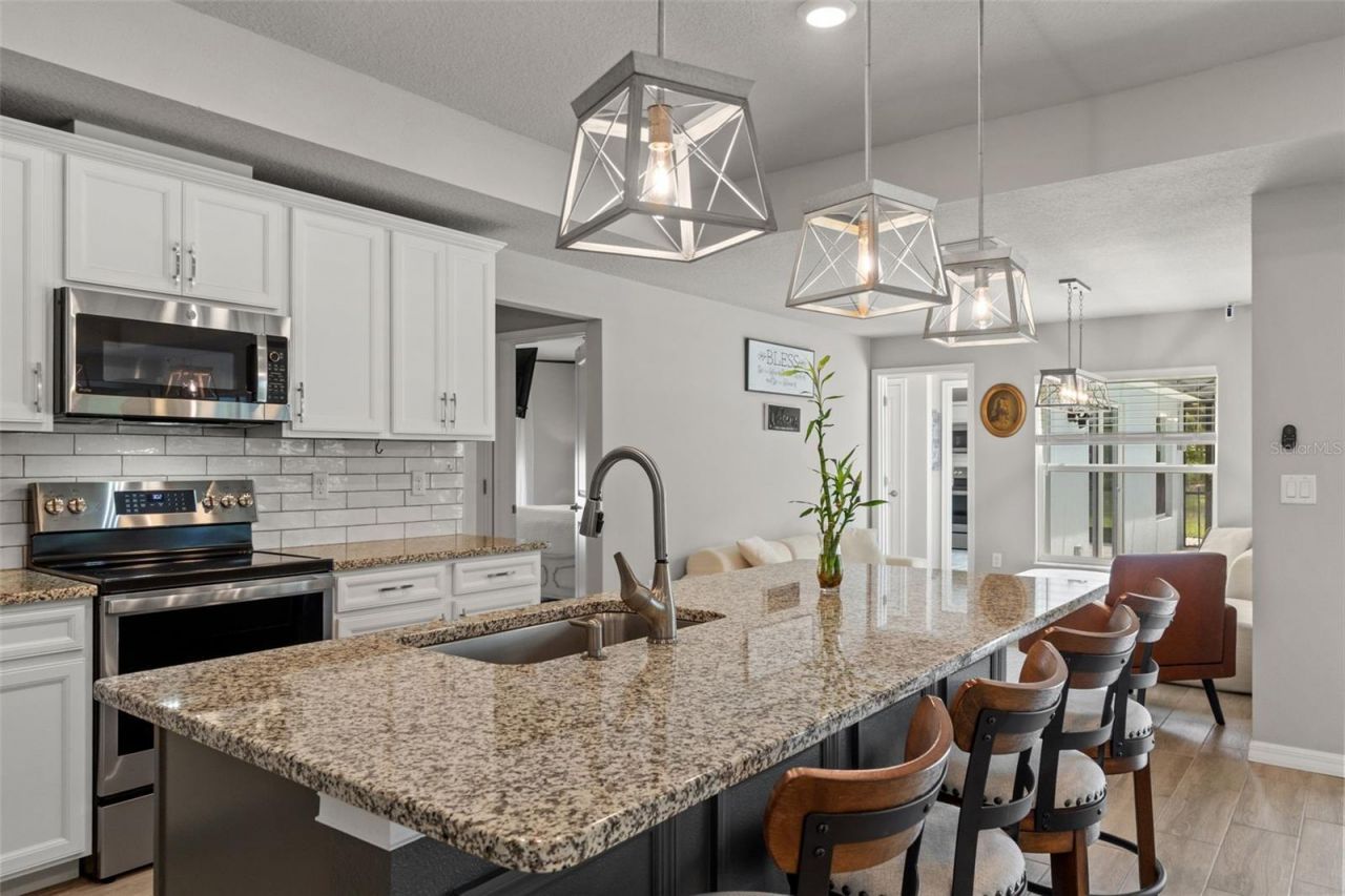 12182 Pioneer Avenue, Weeki Wachee, FL 34614 Photo