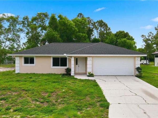 1800 Venice AVE N, LEHIGH ACRES, FL 33971