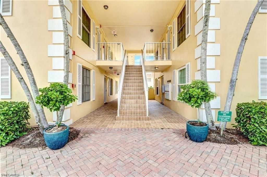 1222 Gordon Dr, Unit 18, Naples, FL 34102 Photo